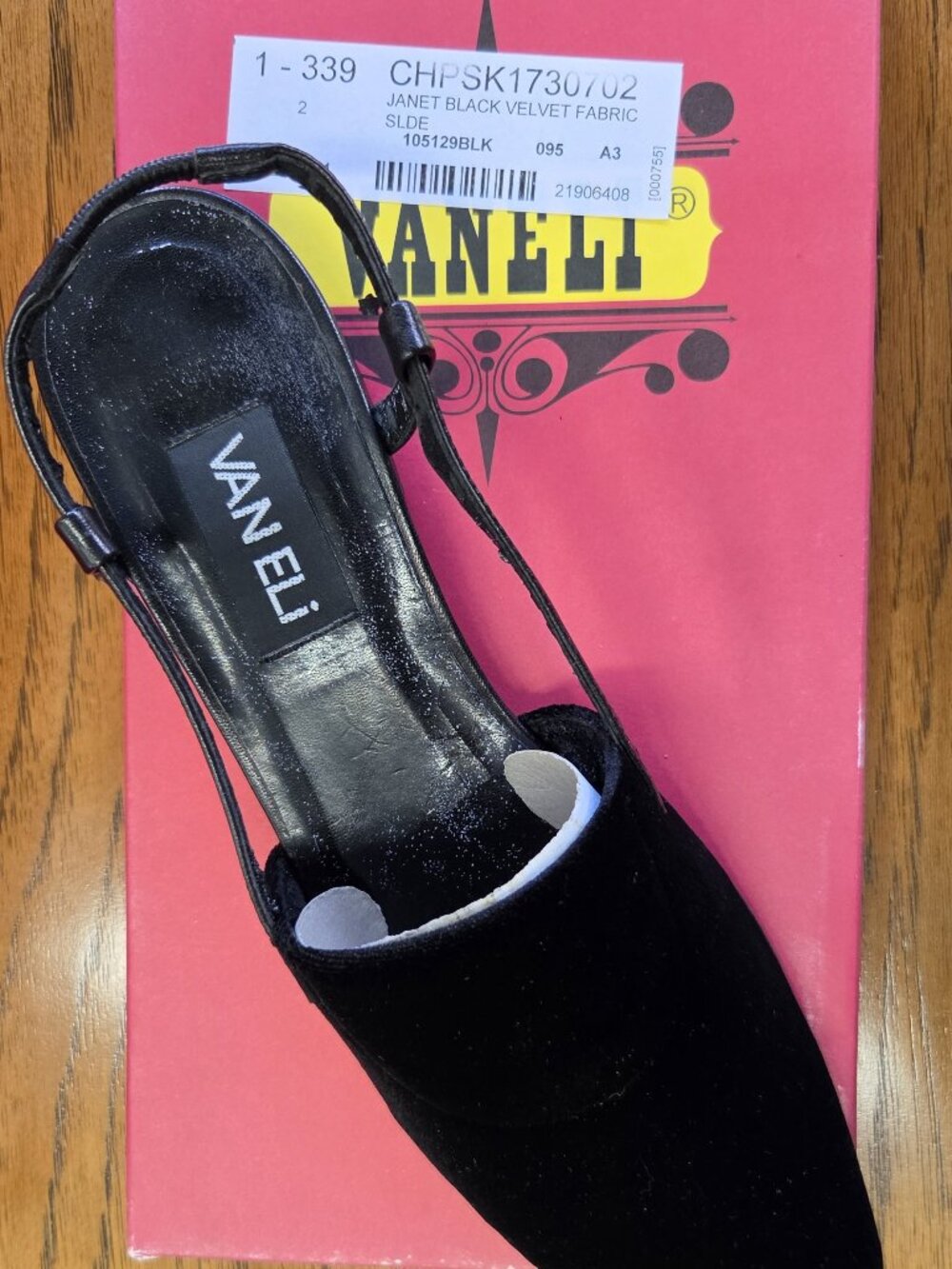 Vaneli Ladies Black Velvet Shoes (Size 9-1/2)